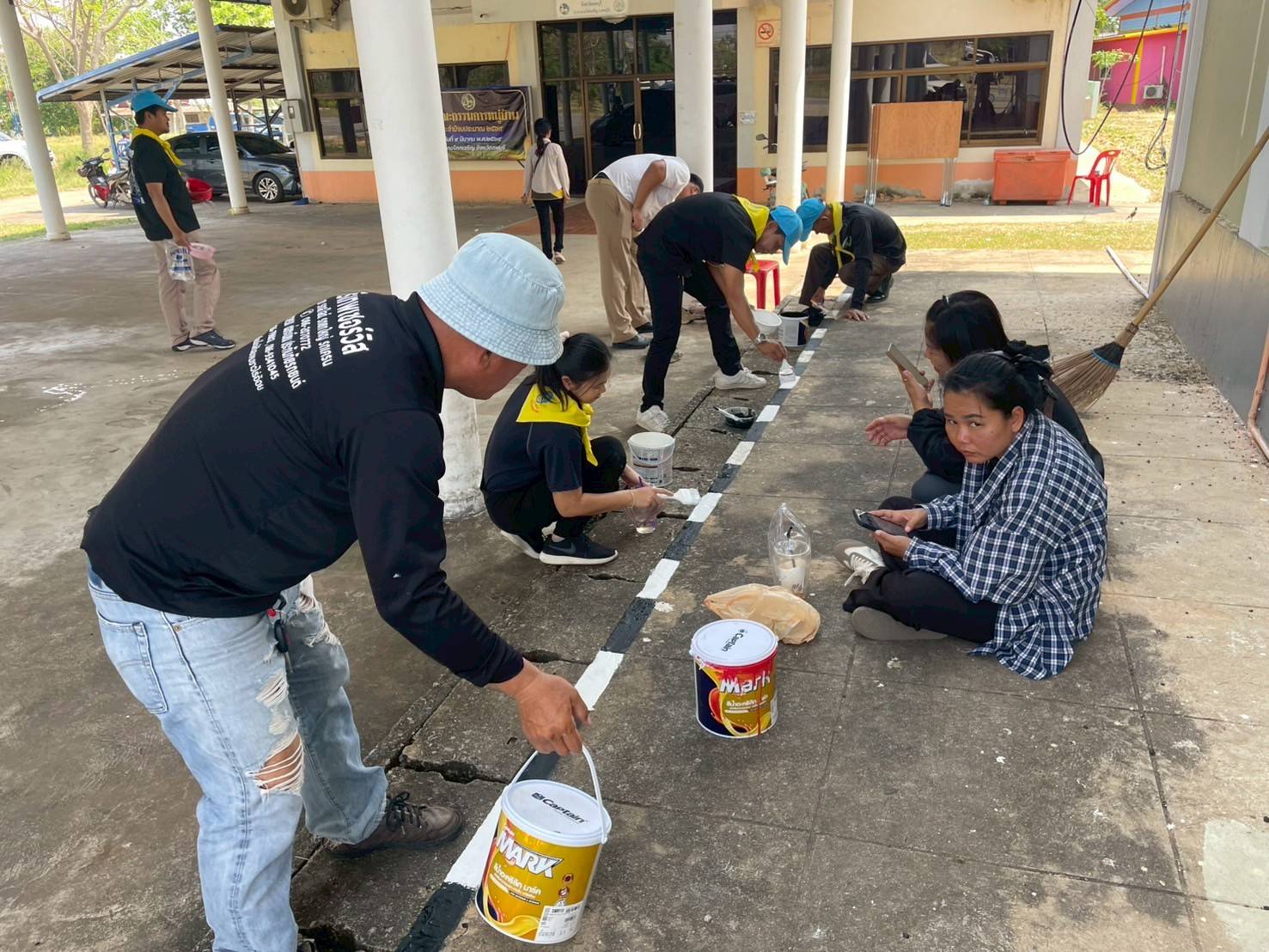 อำเภอโคกเจริญ โดยสำนักงานพัฒนาชุมชนอำเภอโคกเจริญ เข้าร่วมกิจกรรมจิตอาสาพัฒนาในโอกาสวันสำคัญของชาติไทย