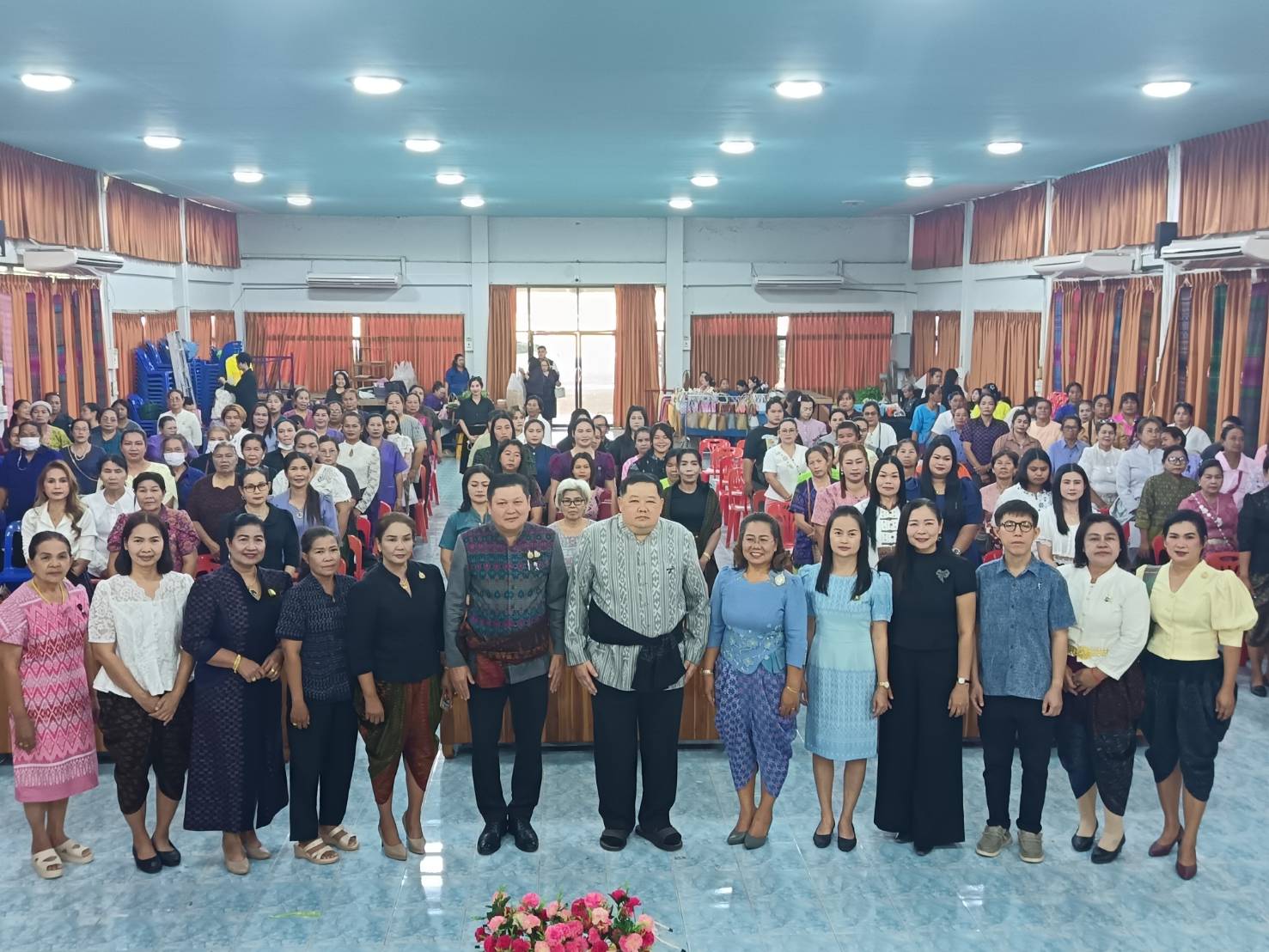 อำเภอโคกเจริญ โดยสำนักงานพัฒนาชุมชนอำเภอโคกเจริญ ร่วมจัดกิจกรรมอบรมโครงการพัฒนาศักยภาพด้านการมีภาวะผู้นำ ด้านการพัฒนาเศรษฐกิจและสังคม 